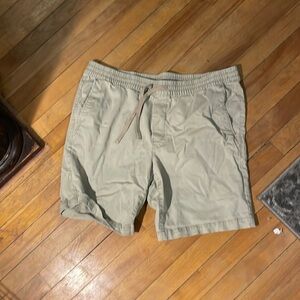 Khaki shorts with tie waist